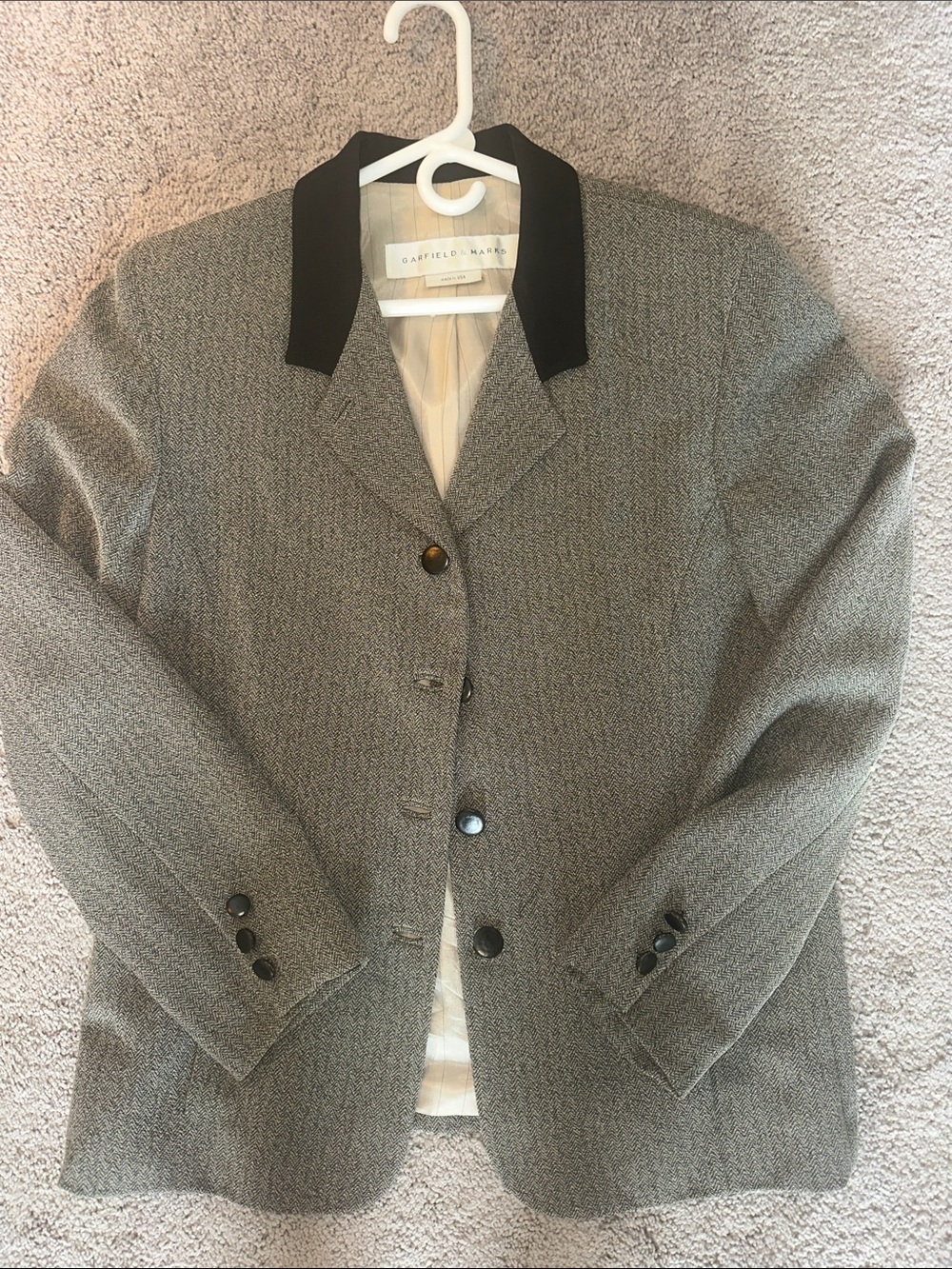 Garfield & Mark Women's Gray Herringbone Blazer with Black Collar